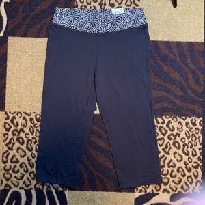 Made for Life- black workout Capri size small